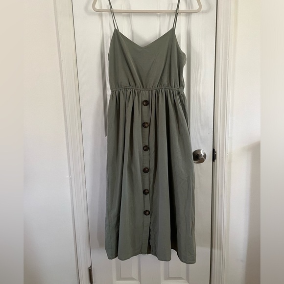 BBMW sage green tie back dress- Size Large - Picture 4 of 6